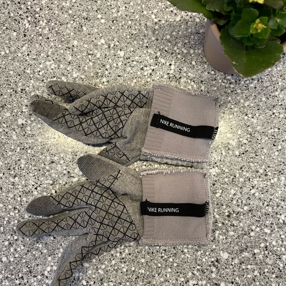 Like a new Nike Men's Running Gloves M - Picture 2 of 2